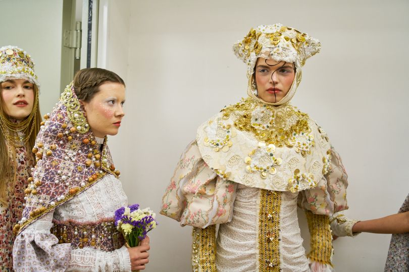 Preparations for the show &ldquo;LUMINOUS SHINE OF ETERNITY&rdquo; by Janis Stepanenko